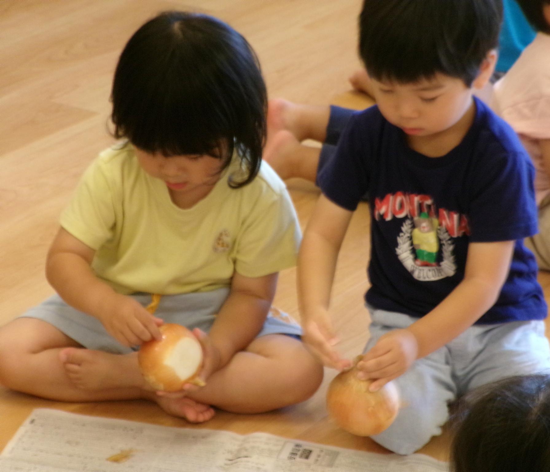 玉ねぎの皮むけたよ！（すみれ）